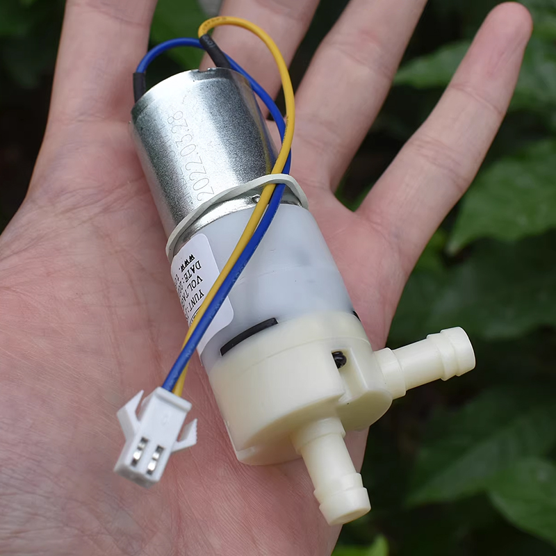 مضخة مياه صغيرة ذاتية الشفط بق - مراجعة Mini Peristaltic Pump 12V وسعره
